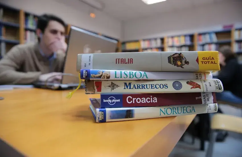 Biblioteca de Turismo y Finanzas 