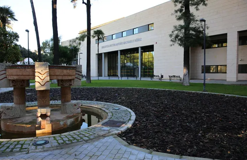 Biblioteca Rector Antonio Machado y Núñez 